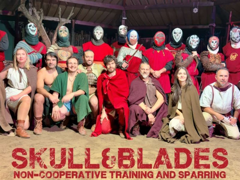 skull-and-blades-roma-combattimento-gladiatori
