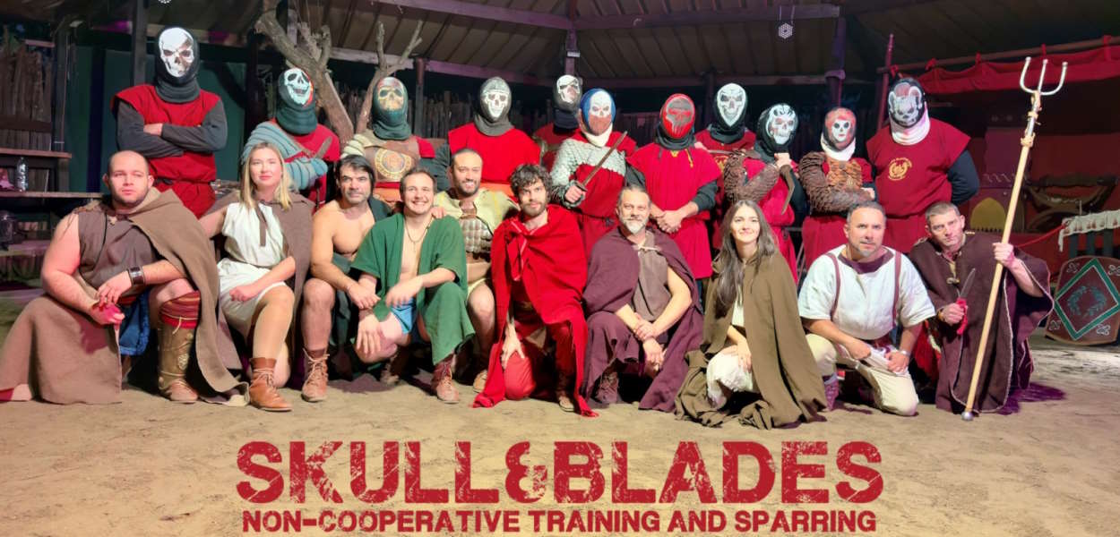 skull-and-blades-roma-combattimento-gladiatori